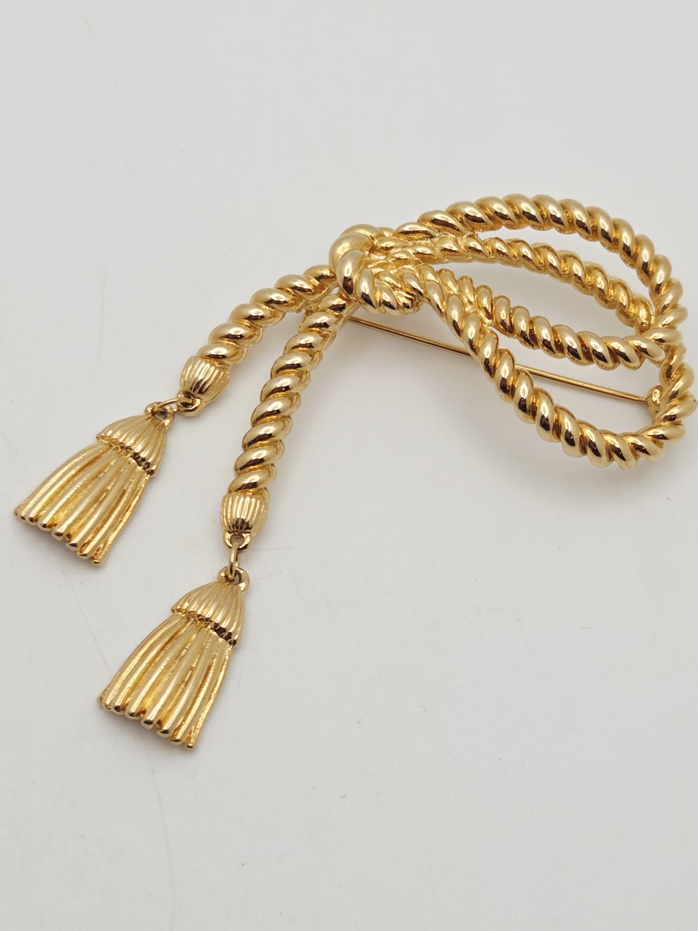 Vintage 80s AVON Brooch Gold Tone Rope Bow - Nautical Tassel Pin